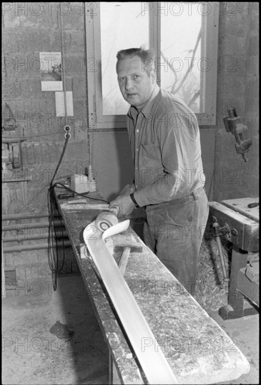 Alphorn-maker Josef Emmenegger, Eich 1973