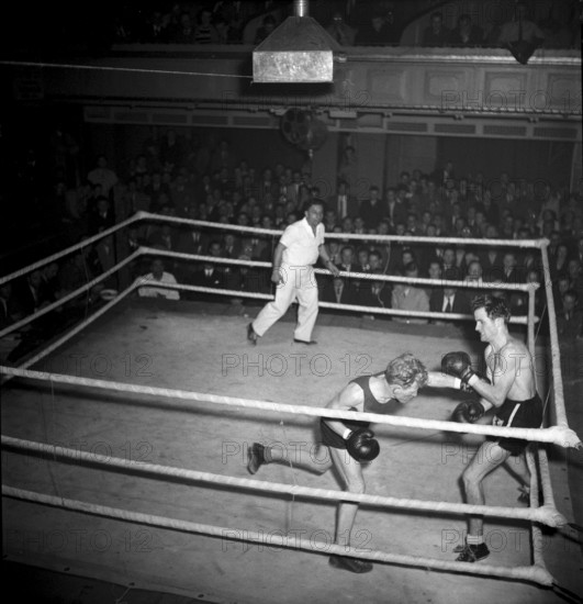 Swiss Amateur Championship 1947/48 in Berne. Bantam weight, Pfister beats Bucher