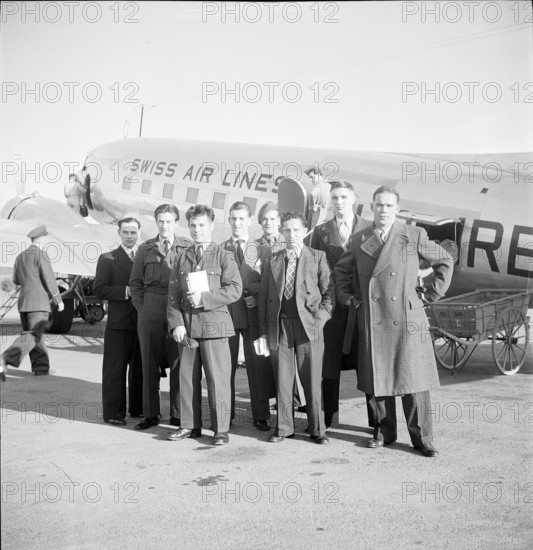 English boxing team, arrival at Dubendorf airport 1947