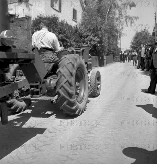 Tractor with wood gasifier at course for tractors, Winterthur 1941