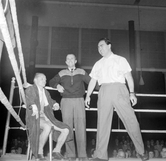 Professional fight Zurich 1951: Etter vs Cardinale. Schmeling as referee