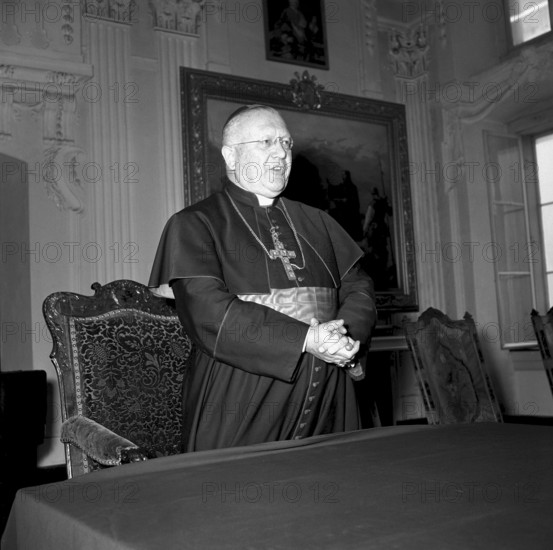 Conference of the peace movement Pax Christi with the cardinal of Paris, Eugene Feltin, in Einsiedeln  1954