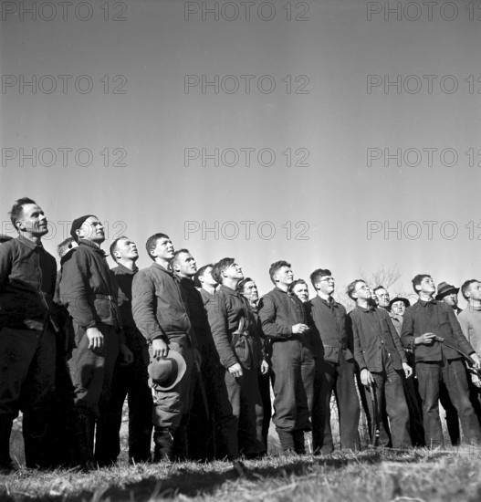 Men at course for tree warden in Sevelen 1940