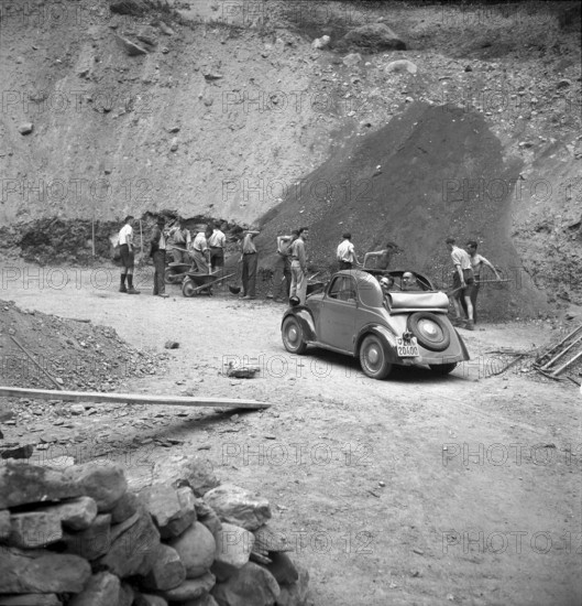 Students building hiking trail, 1949