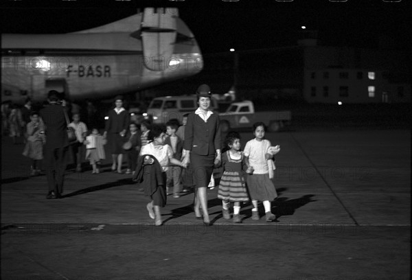 Children from Orleansville, Algeria arriving in Kloten, 1963