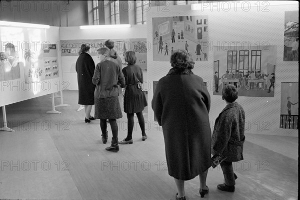 Information exhibition on UNICEF created by pupils, Zurich 1967