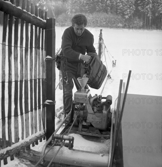 Maintenance of ski lift at Chalet-a-Gobet, Lausanne 1952