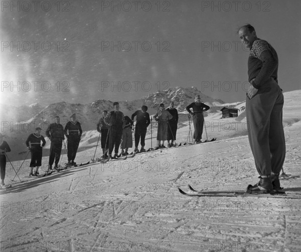 Course of ski instructors in Arosa, 1938