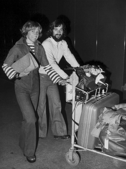 Return from Innsbruck 1976: Heini Hemmi with wife Susi