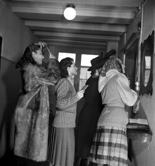 Studio of theater school from Paulina Treichler, Zurich 1941