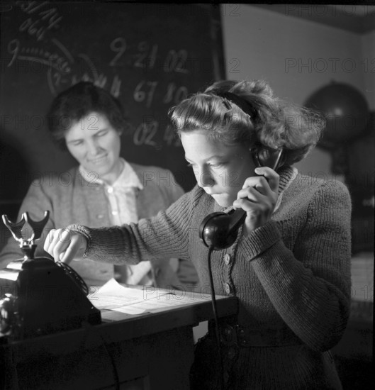 Girl learning to phone, Zurich around 1950