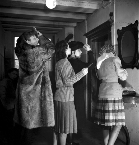 Studio of theater school from Paulina Treichler, Zurich 1941