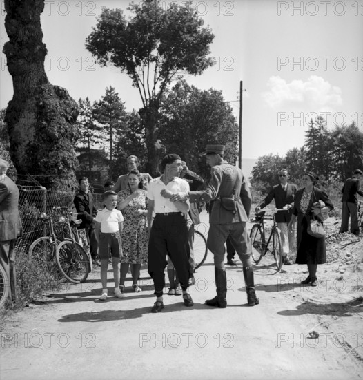 Onlookers, Factory chimney blasting in Geneva 1943