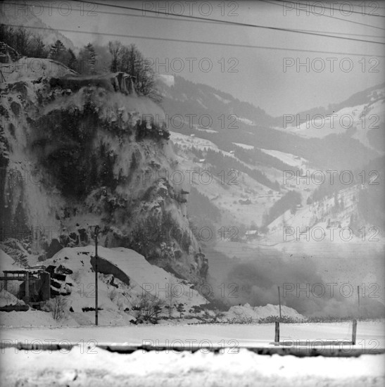 Security blazing in the stone quarry Zingel, Seewen SZ 1965