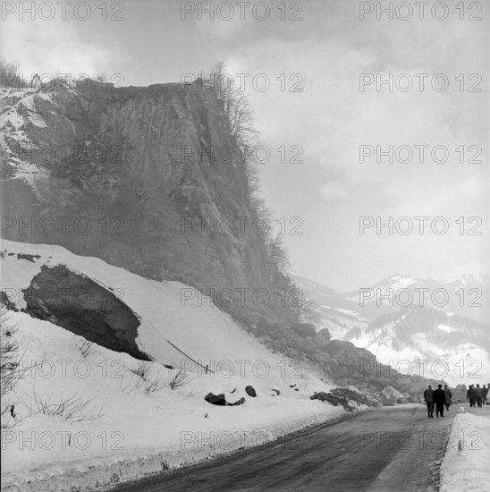 Security blazing in the stone quarry Zingel, Seewen SZ 1965