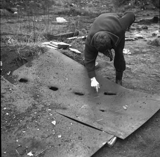 Steel sheet blazing effect demonstration, 1964