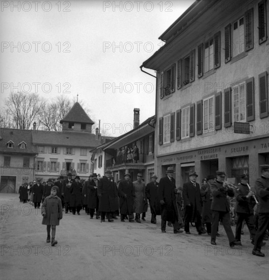 Parade in Murten to celebrate the railway Payerne - Lyss electrification 1944