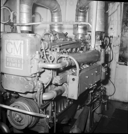 GM General Motors 580HP diesel engine, Rhine tug ""Vogel Gryff"", Basle 1949