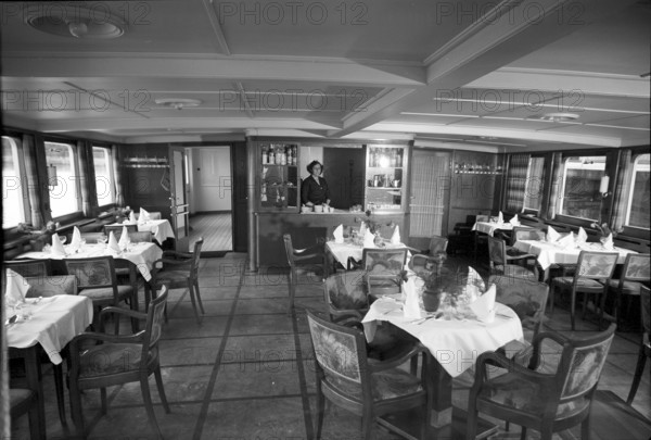 Restaurant on board ship 1951