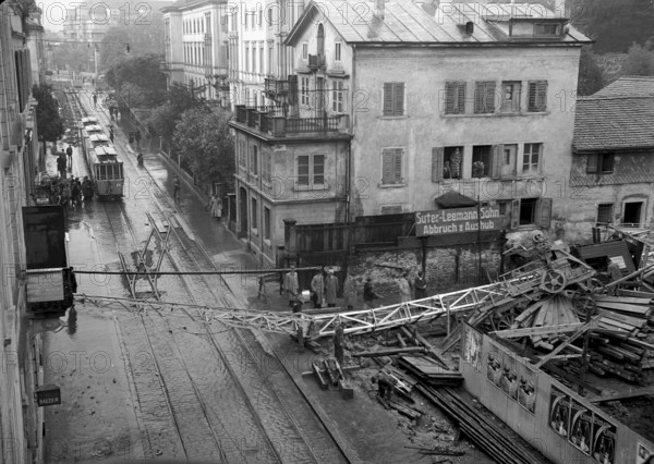 Crane accident in Zurich-Selnau, around 1950