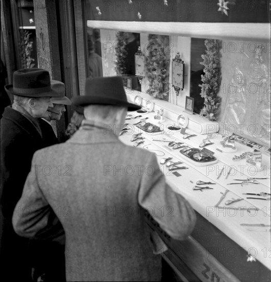 Watchmaker's shop at the Bahnhofstrasse in Zurich, 1947