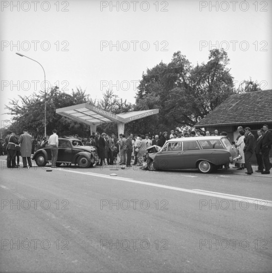 Car Accident in Walisellen 1962: Driving over the line, three seriously injured persons