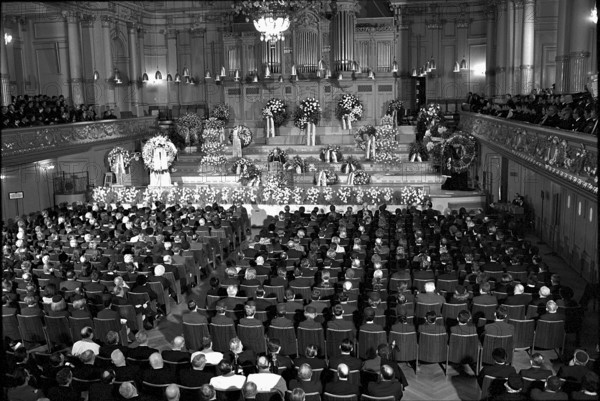 Funeral service for the victims of the plane crash in Wurenlingen, Tonhalle Zurich 1970