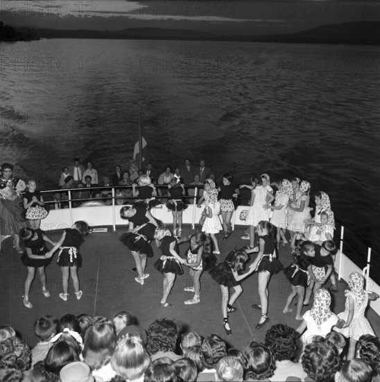 Excursion of ballet school ""Rief"" on boat Santis, 1959