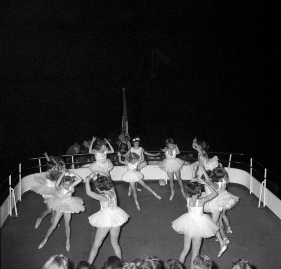 Excursion of ballet school ""Rief"" on boat Santis, 1959