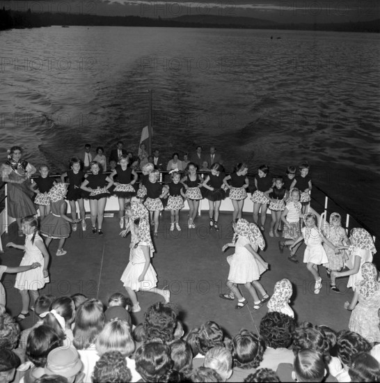 Excursion of ballet school ""Rief"" on boat Santis, 1959