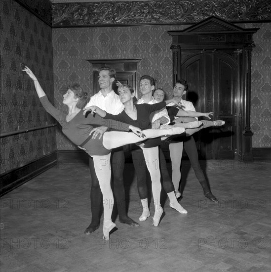 Ballet school Hertha Bamert at Hoeschgasse, Zurich 1957