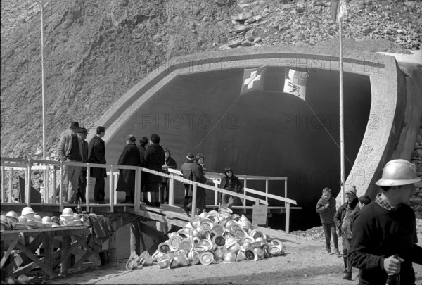 People celebrate the San Bernardino tunnel break through, south entrance 1965