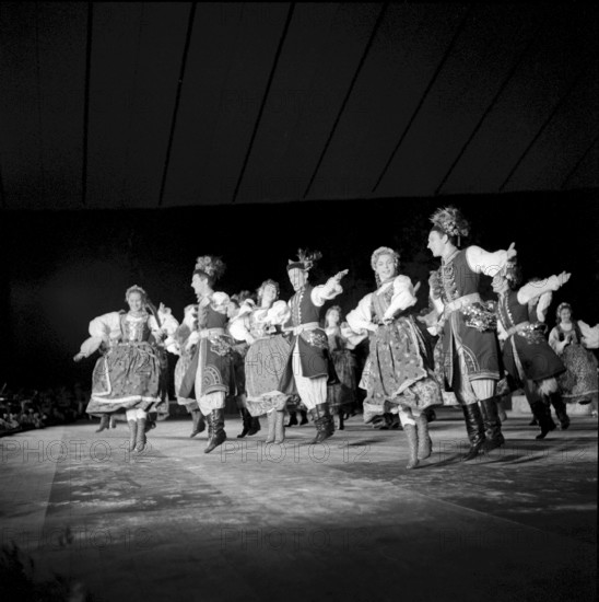 Polish ballet. folkloric, ethnic dance company. Geneva 1958