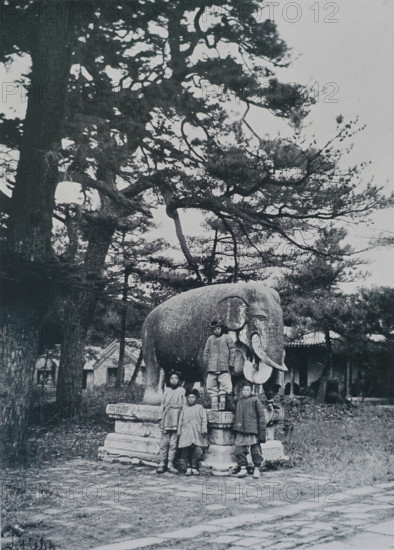 Imperial Tombs in Mukden (now Shenyang) Art album Manchuria Russo-Japanese War 1906