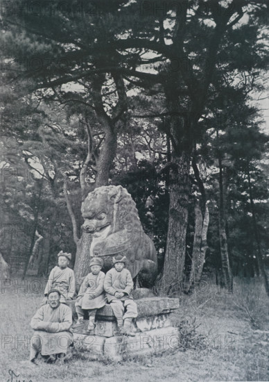 Imperial Tombs in Mukden (now Shenyang) Art album Manchuria Russo-Japanese War 1906