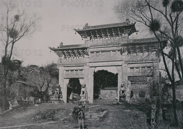 Imperial Tombs in Mukden (now Shenyang) Art album Manchuria Russo-Japanese War 1906