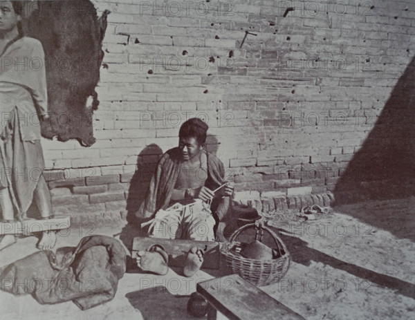 Chinese prisoner knitting Art album Manchuria Russo-Japanese War 1906