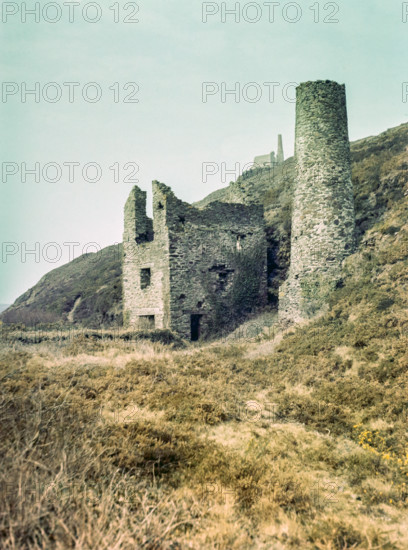 Ruins of Taylor's engine house building at Tywarnhayle United Mills copper mine.