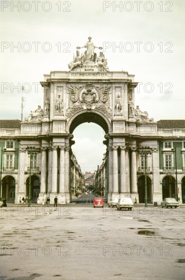 Triumphal arch Arco da Rua Augusta completed in 1875.