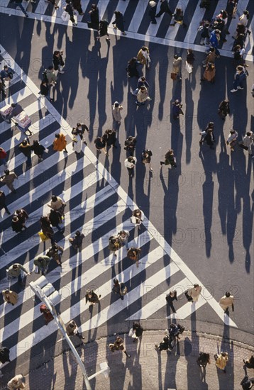 JAPAN, Honshu, Tokyo, Busy pedestrian crossing seen from above