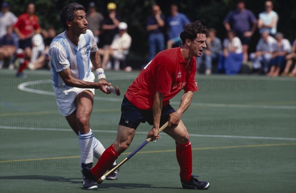 10037113 SPORT Ball Games Mens Hockey England versus Argentina match at Bisham Abbey.