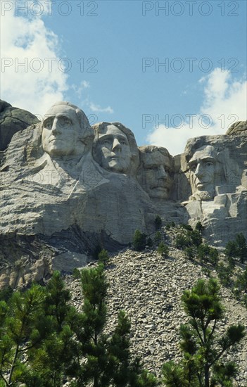 USA, South Dakota , Mount Rushmore, "National Memorial with carved faces of former presidents Washington, Lincoln, Jefferson and Roosevelt."