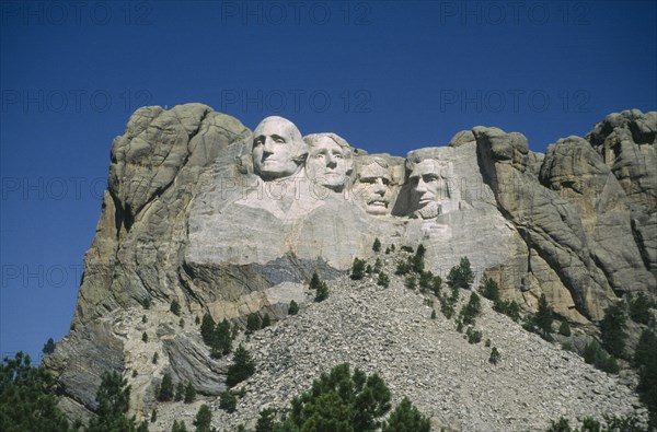 USA, South Dakota , Mount Rushmore, "National Memorial with carved faces of former presidents Washington, Lincoln, Jefferson and Roosevelt."