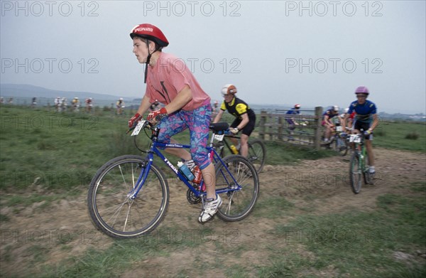 10067513 SPORT   Cycling  Mountain Biking