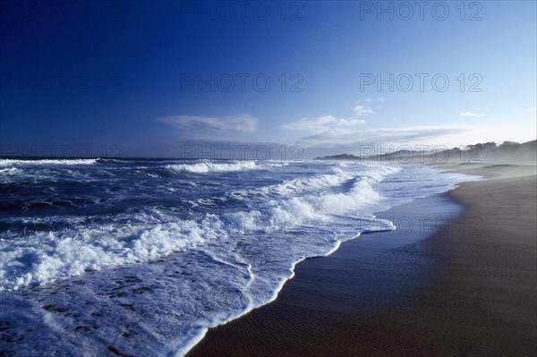 SOUTH AFRICA, Kwazulu Natal , Beach with gentle surf