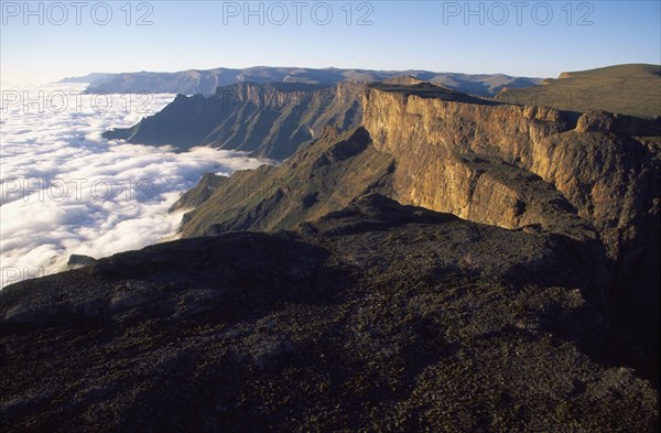 SOUTH AFRICA, KwaZulu Natal, Drakensberg, Galht a castle in mist. Fog