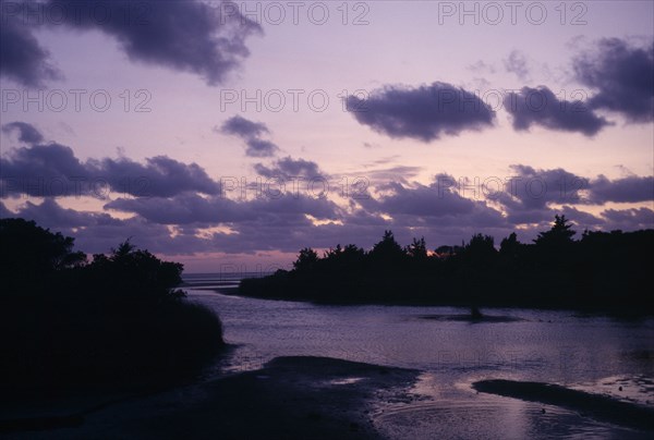 USA, North Carolina, Hattaras Island, Pimlico Sound at night