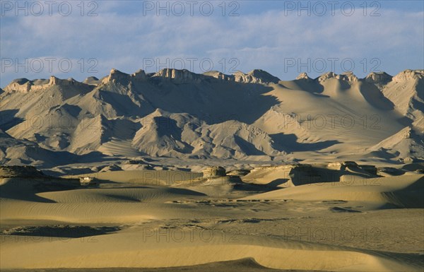 EGYPT, Western Desert , Desert landscape and hills near Dhakla Oasis