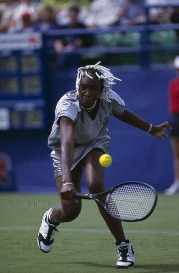 10066175 SPORT Ball Games  Tennis  Venus Williams competing at Wimbledon
