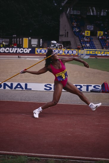 10039028 SPORT Athletics Womens Javelin British javelin thrower Tessa Sanderson at Crystal Palace 1996